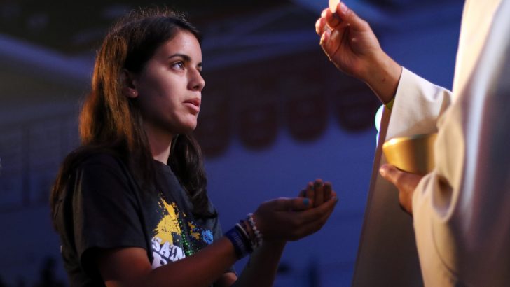Quiet dedication of youth ministers celebrated at annual gathering