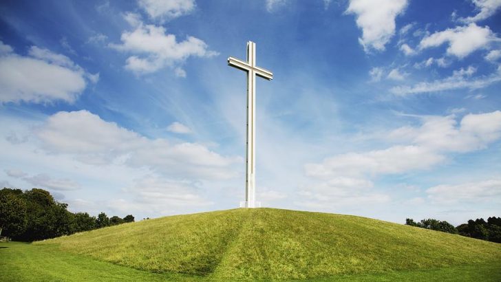 Pastor holds Sunday service in Phoenix Park despite worship ban and plans to do so again