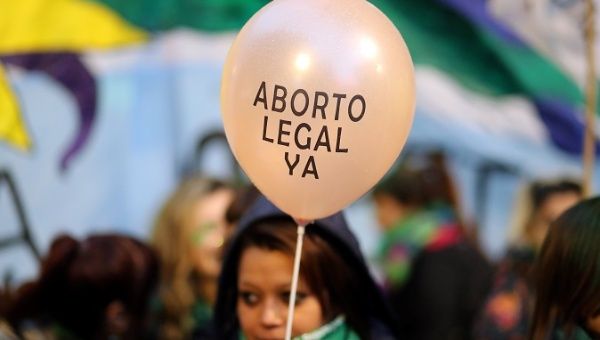 Testy Argentine abortion row features video games, slum priests