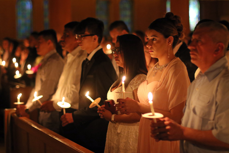 Thousands of new Catholic converts welcomed at Easter - The Irish Catholic