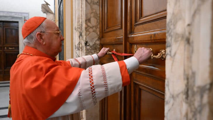 Irish Cardinal Kevin Farrell plays key role following Pope Francis’ death