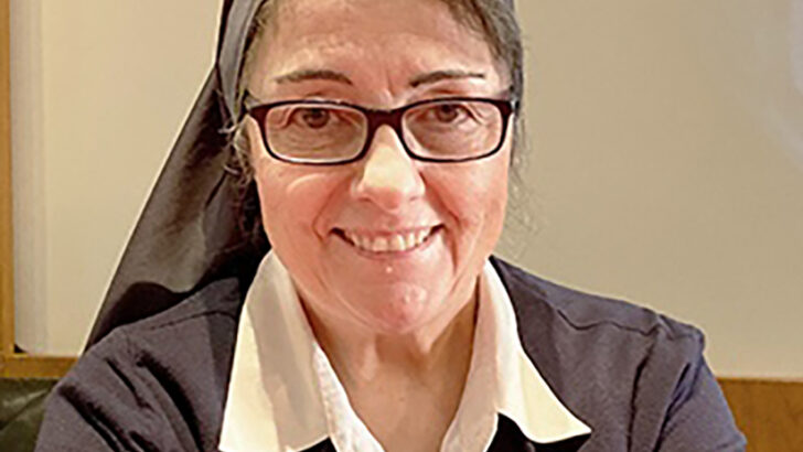 Female congregations and the challenge of communication