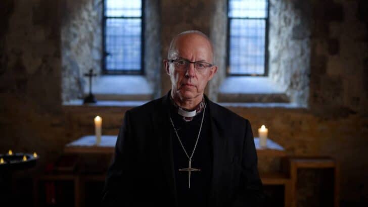Poll: This is how the Archbishop of Canterbury should position himself