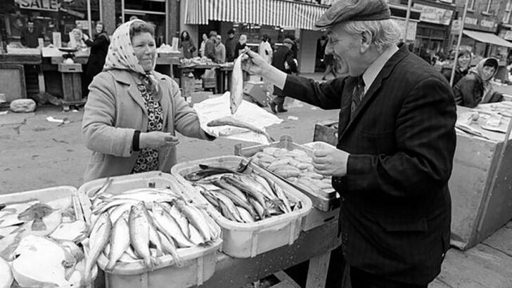 Female ‘free traders’ on Dublin’s streets