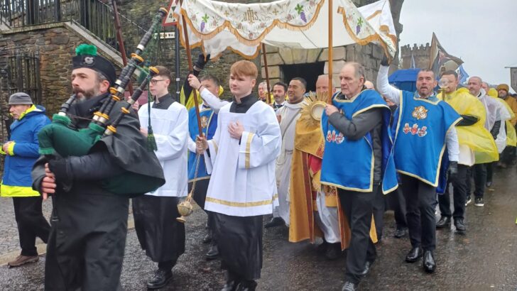 7,000 Join Derry Eucharistic Procession