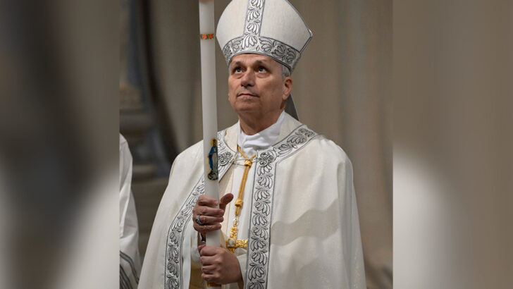 Pope Leo calls bishops to Rome to discuss families, ‘Amoris Laetitia’ in October