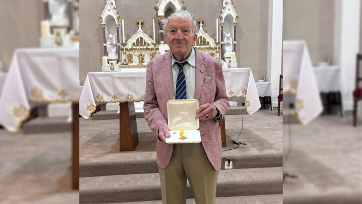 Crooke choir singer honoured with papal medal