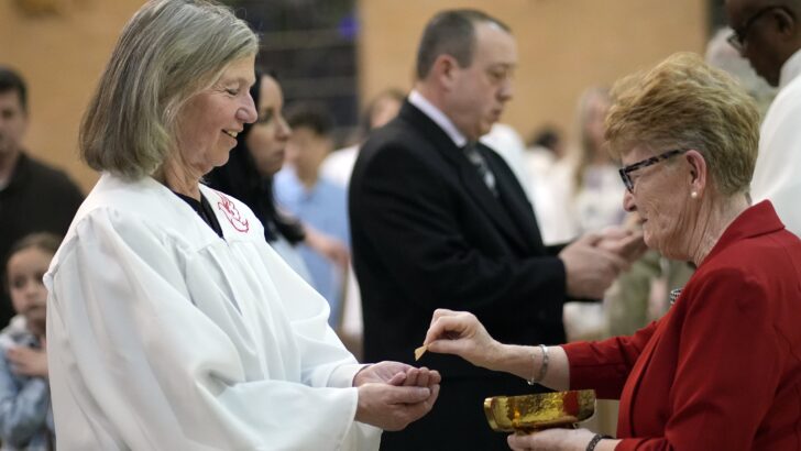 Is it ever acceptable to say something other than ‘amen’ when receiving Communion?